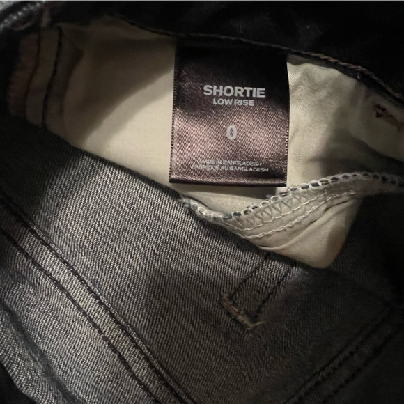 Size 0 Express Low Rise Ripped Jean Shorts - Picture 3 of 3